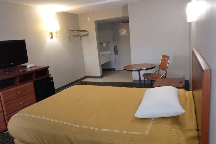 Room 8 of 13