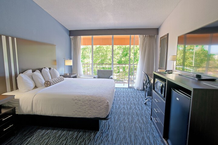 Room 28 of 45