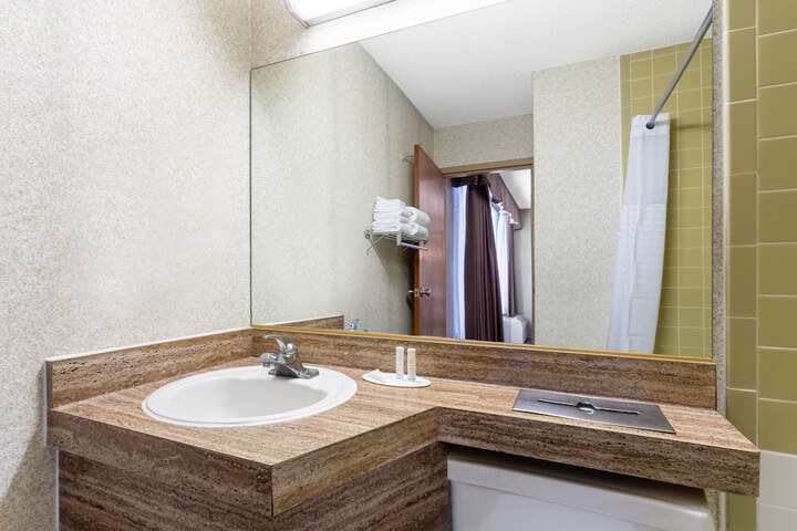 Ramada by Wyndham Reno Hotel and Casino