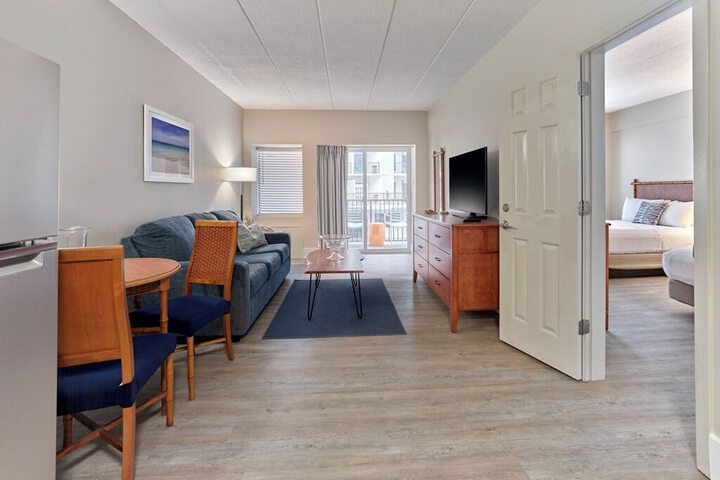 Henlopen Oceanfront Hotel
