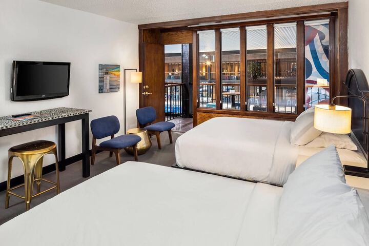 The Highlander Hotel Iowa City an Ascend Collection Hotel