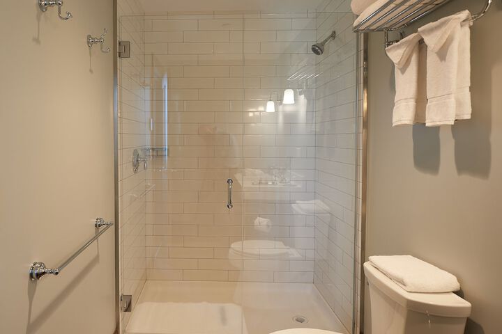 Room 42 of 75