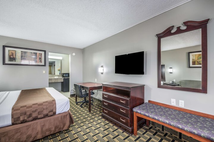 Room 21 of 30