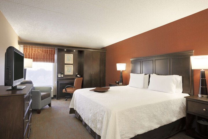 Room 14 of 28