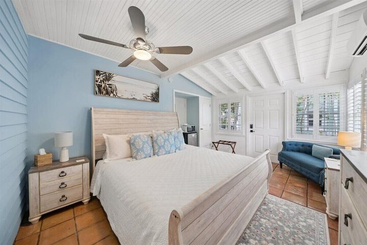Seaglass Inn
