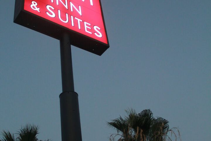 Hotel 2 of 32