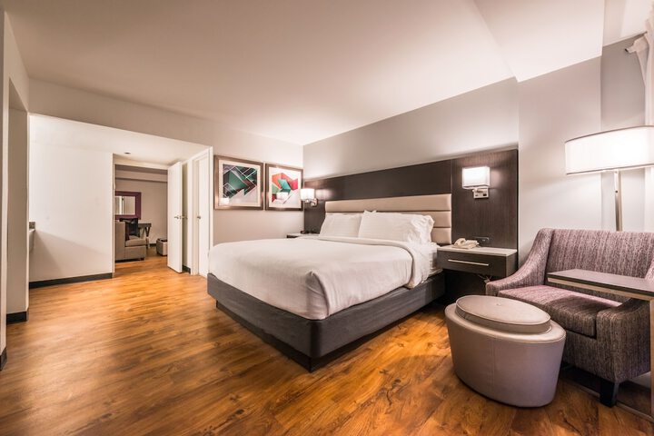 Room 15 of 38