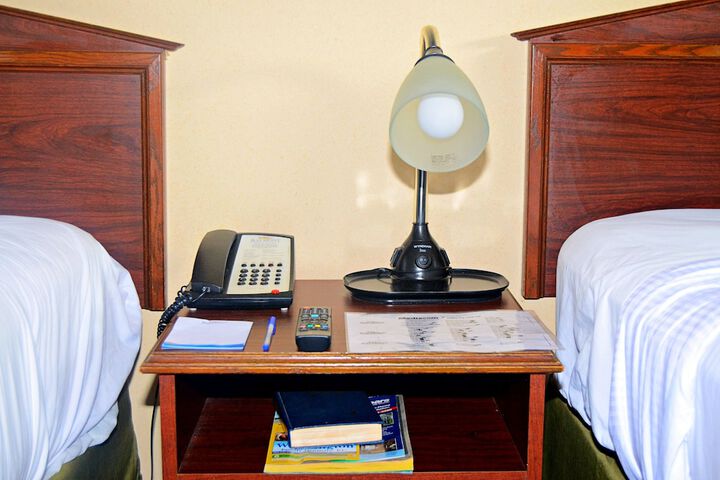 Room 12 of 27