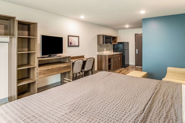 Room 15 of 33