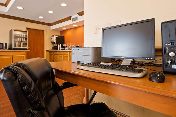 Business Center 10 of 10