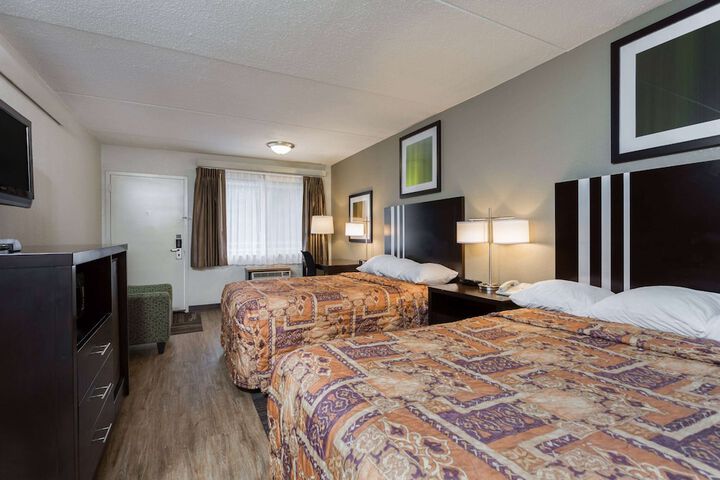 Room 12 of 30