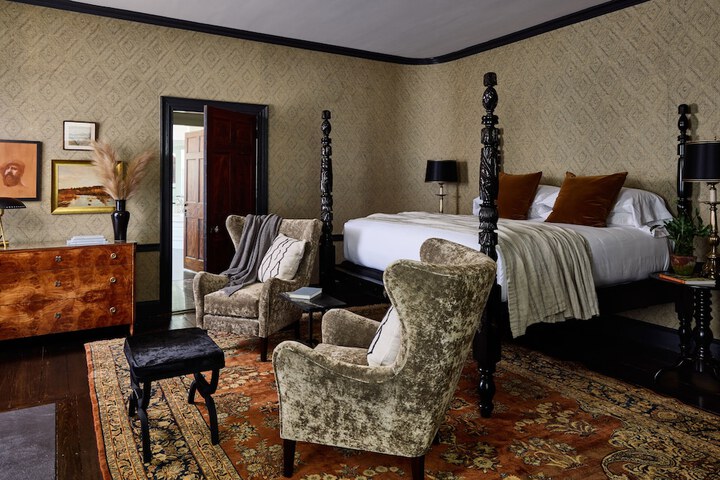 Room 48 of 114