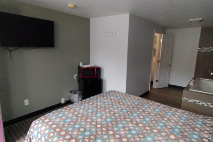 Room 5 of 10