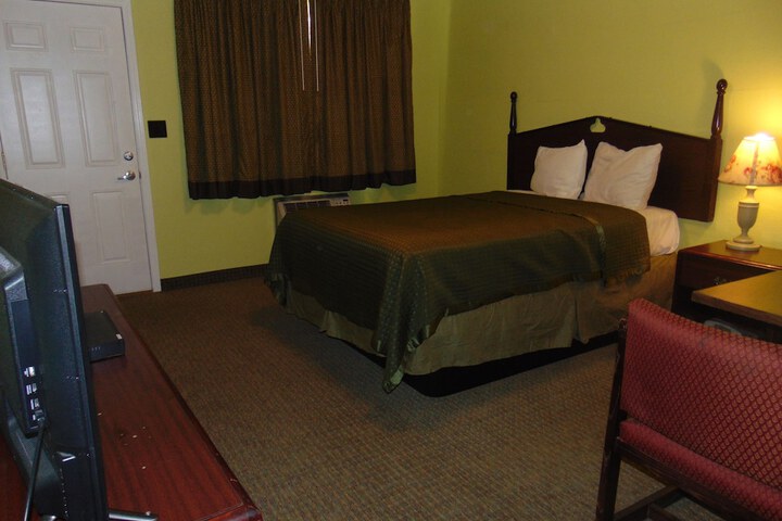 Room 9 of 40