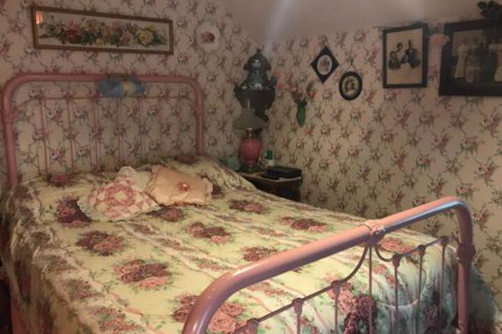 Twenty Woodlawn Bed & Breakfast
