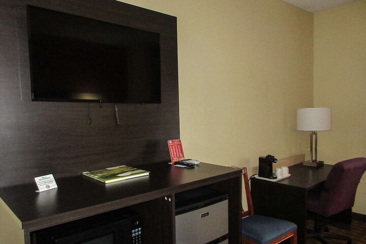 Quality Inn & Suites Benton Harbor - St. Joseph