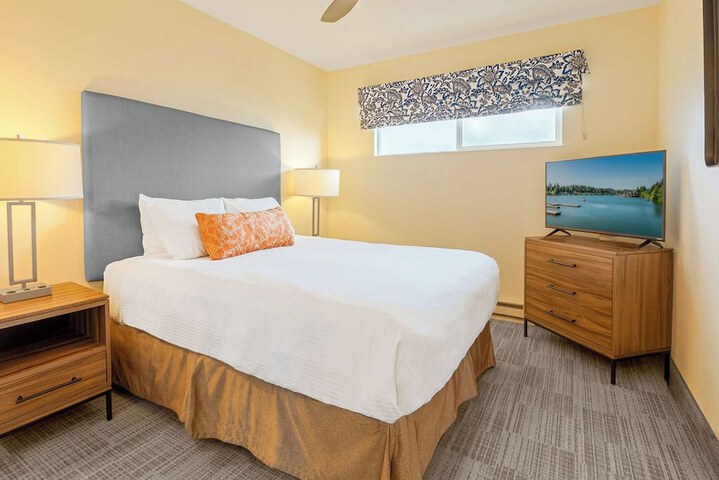 Lakeshore Inn