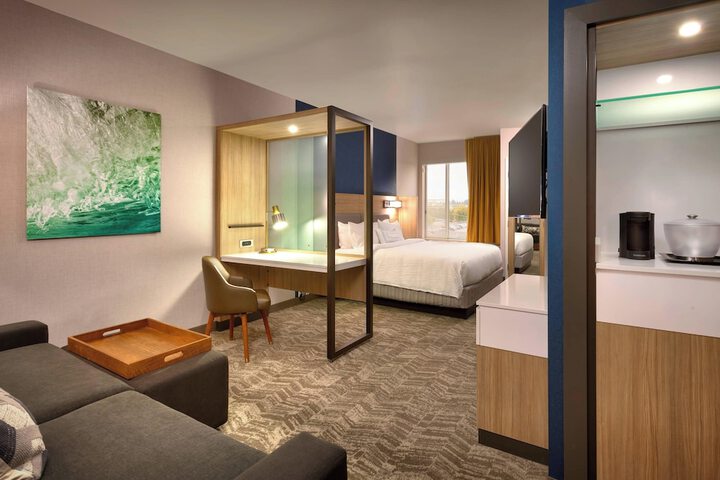 Room 18 of 27