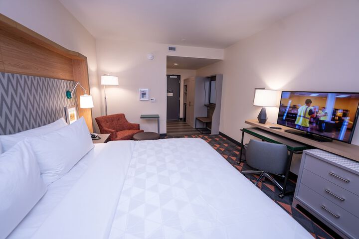 Room 47 of 69