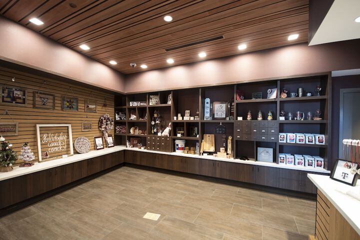 Gift Shop 51 of 55