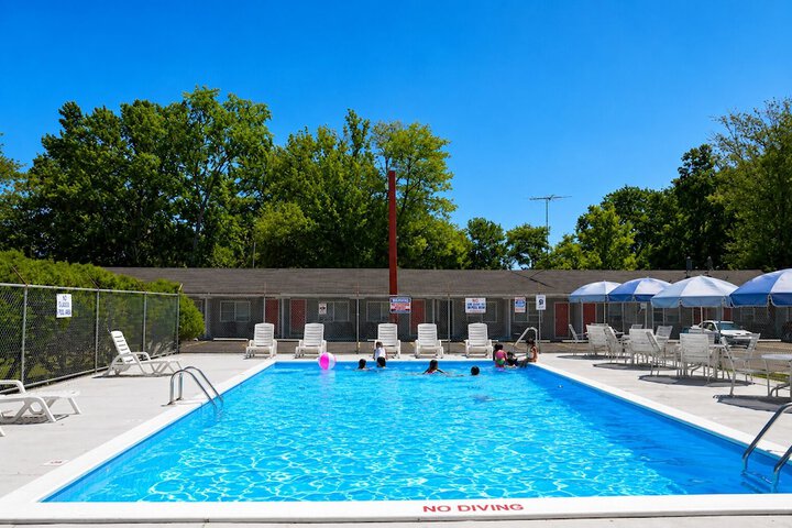 BEACHWAY MOTEL