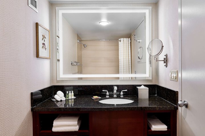 DoubleTree by Hilton Philadelphia Center City