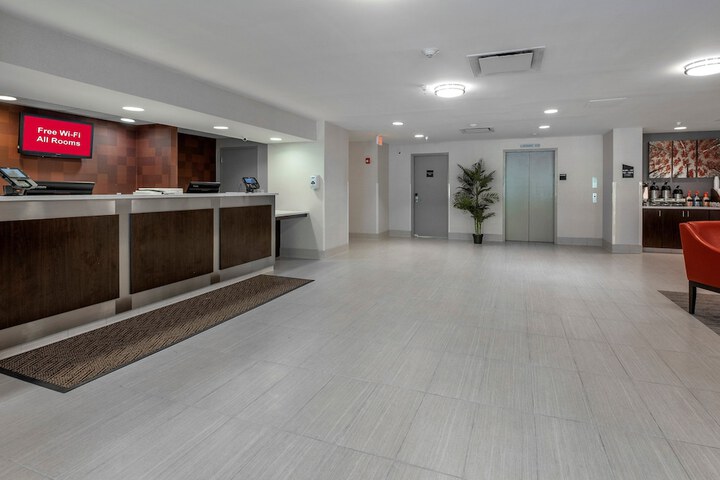 Red Roof Inn PLUS+ Boston - Mansfield / Foxboro