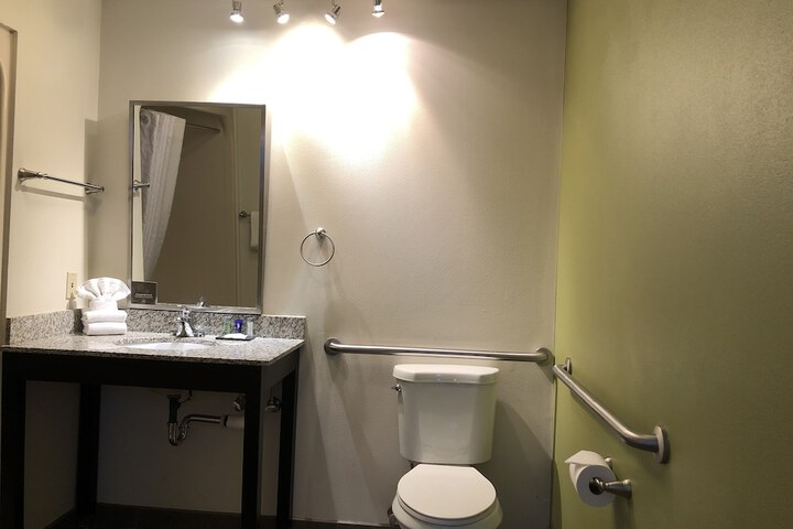 Room 15 of 72