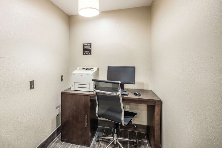 Business Center 66 of 66