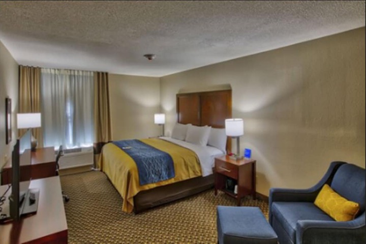 Room 10 of 42