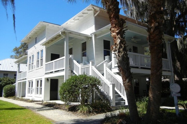 Hotel 6 of 107