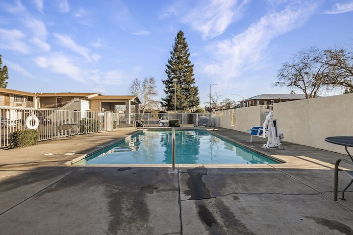Pool 8 of 73