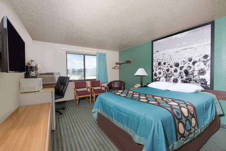 Room 27 of 41
