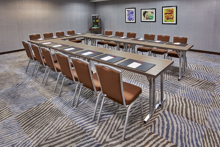 Saint Kate - The Arts Hotel