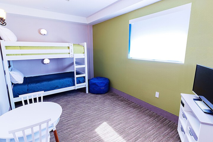 Room 17 of 42