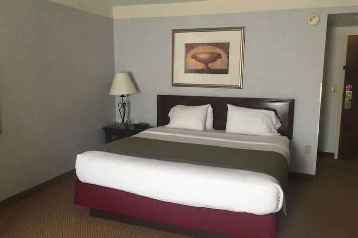 Mountain Inn & Suites