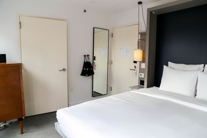 Room 40 of 143