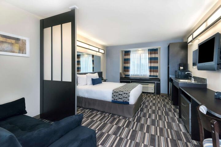 Room 18 of 23