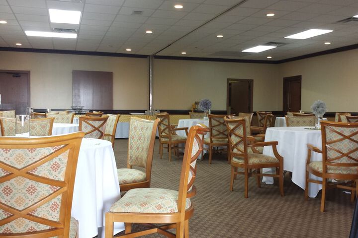Dining 39 of 46