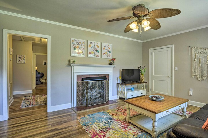 Bright Home w / Yard in Historic Fuquay-varina!