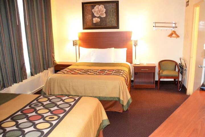 Room 11 of 18