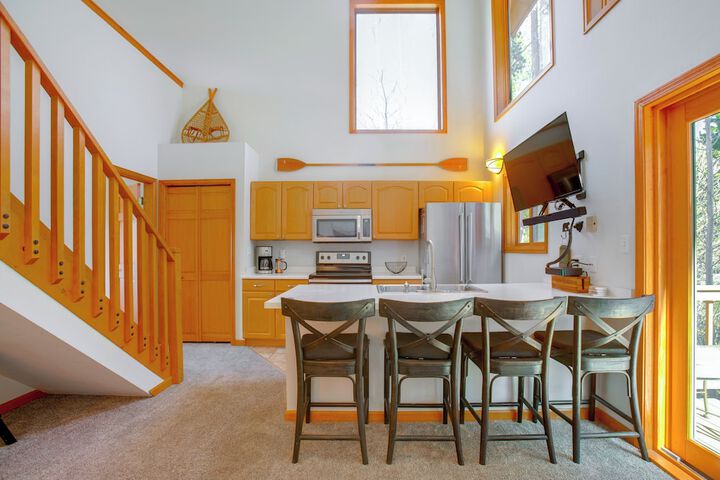 Steps to Grand Lake: the Innlet Condo!