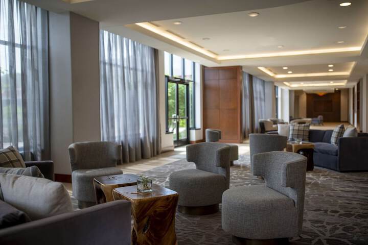 Hotel Interior 22 of 100