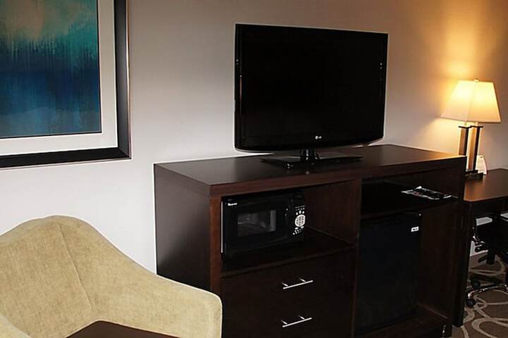 Elimwood Hotel a Ramada by Wyndham