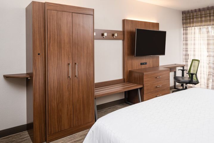 Room 14 of 42