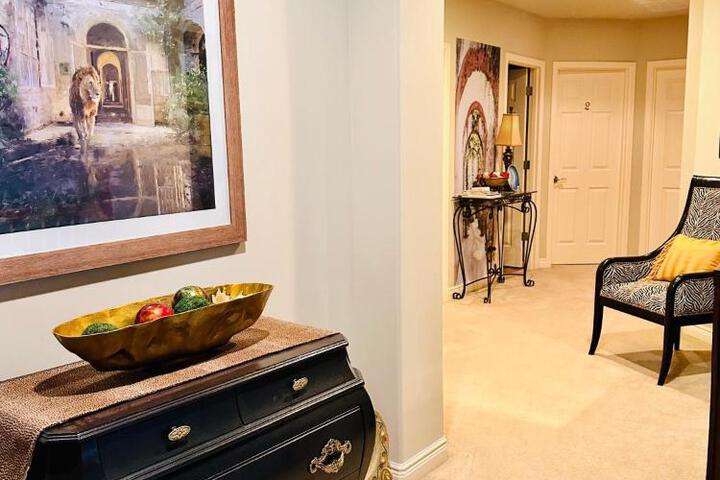 The Elegant & Cozy Retreat