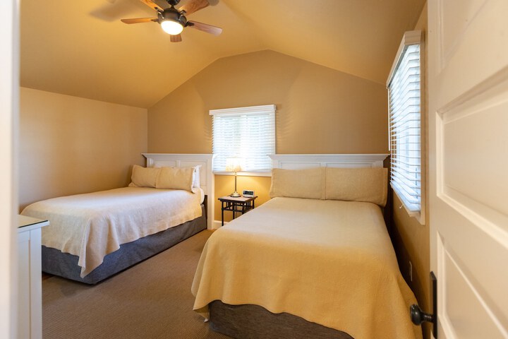 Room 114 of 192