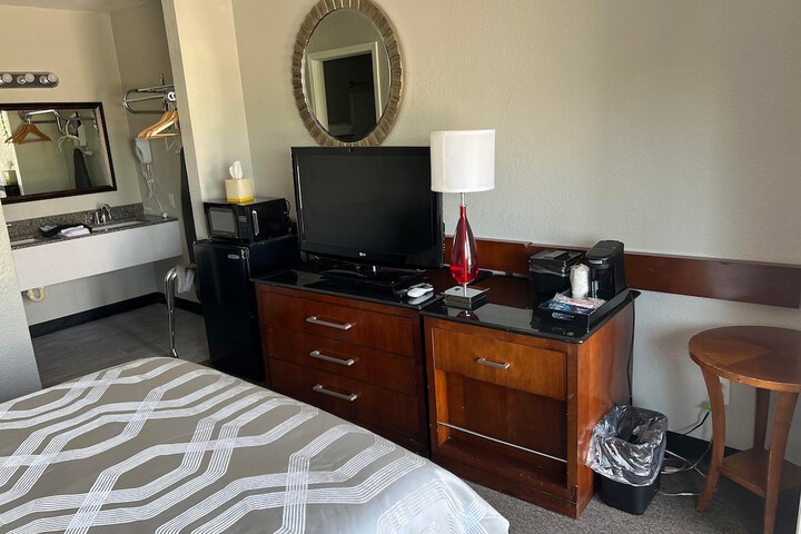 Room 20 of 24