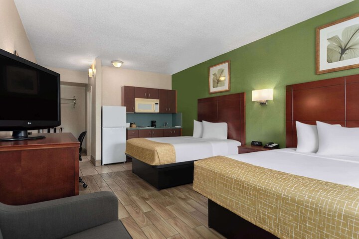 Travelodge Suites by Wyndham Lake Okeechobee