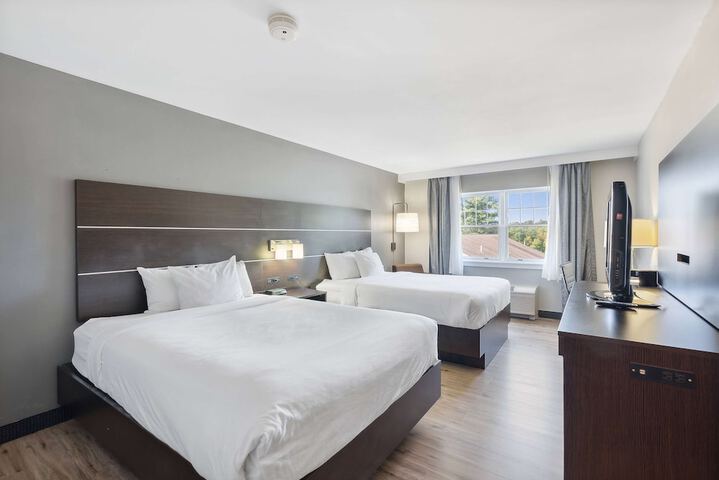 Room 30 of 43
